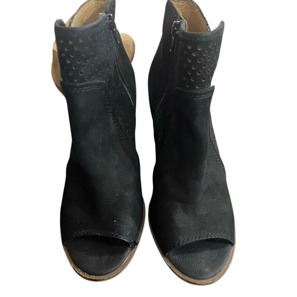 Lucky Brand Lakmeh black heeled boots open toe size 9M